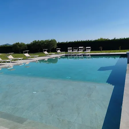 La Pace - Pool & Relax Appart hôtel *