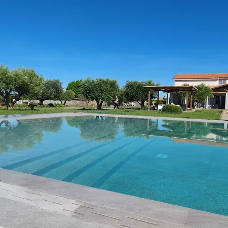 La Pace - Pool & Relax Ξενοδοχείο με διαμερίσματα