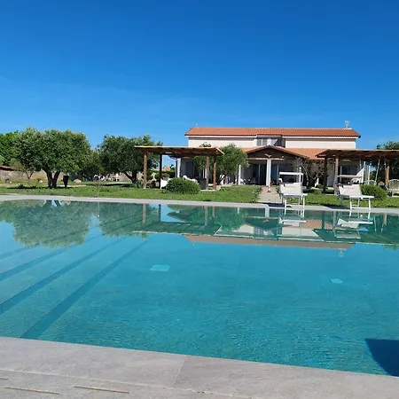 Ξενοδοχείο με διαμερίσματα La Pace - Pool & Relax
