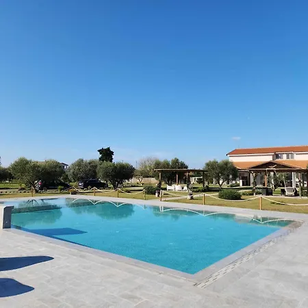 La Pace - Pool & Relax Ξενοδοχείο με διαμερίσματα 4*
